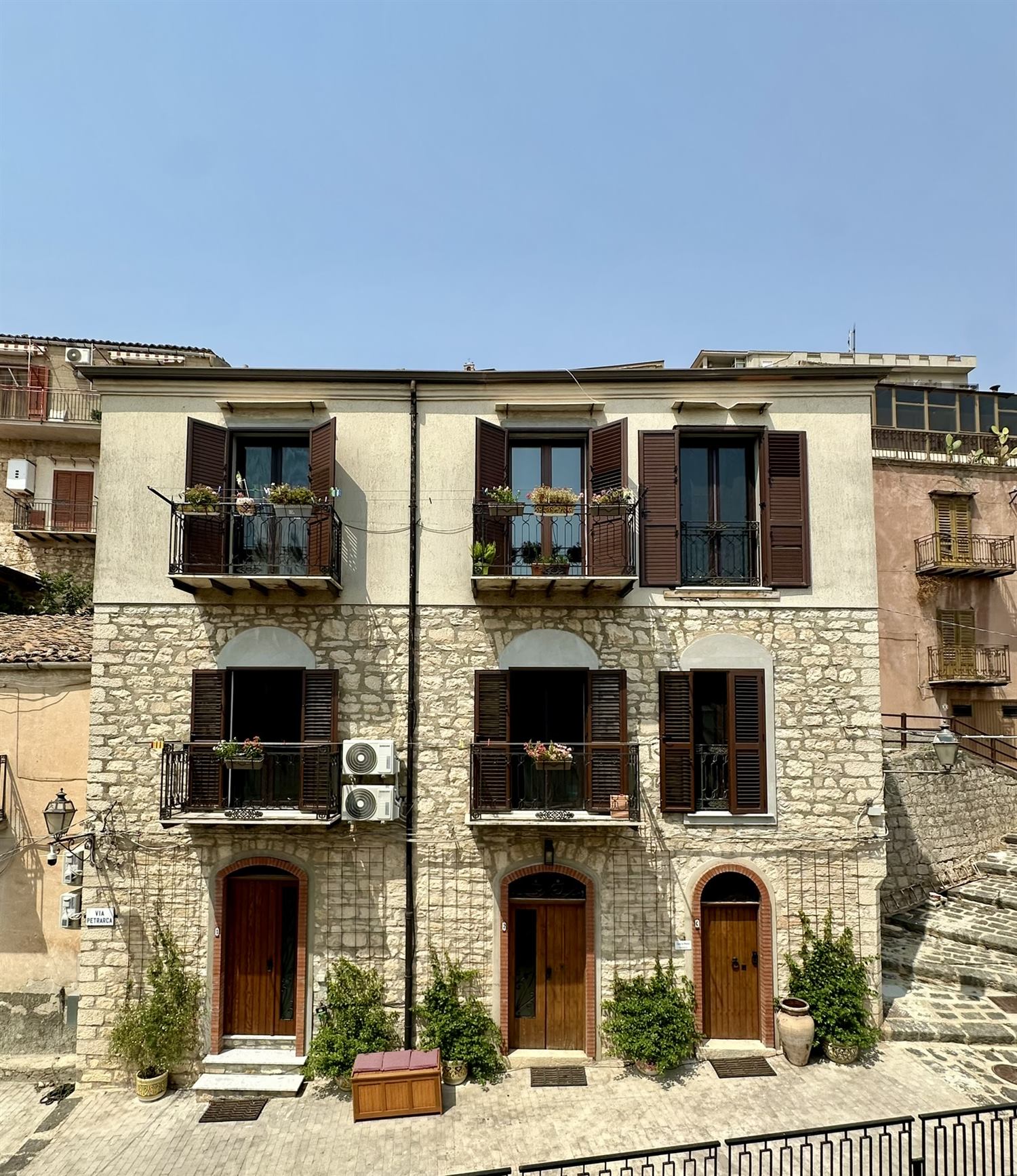 Cammarata heritage house on Via Petrarca
